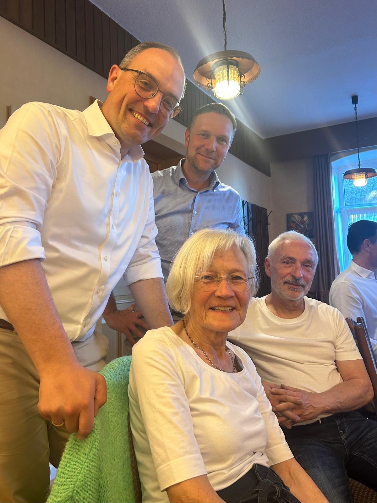 Spargelessen CDU SGV Bardowick - Steffen Gärtner mit der Kreistagsfraktion der CDU